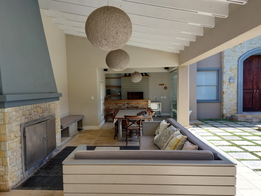 6 Bedroom Property for Sale in Myoli Beach Western Cape